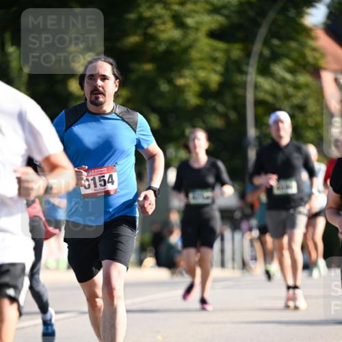 01.09.2024 - BARMER Alsterlauf Dr. Thomas Lammeyer http://msf.ph/oto/6906243 01.09.2024 09:41:51 Laufen 35, 3154 meine-sportfotos.de