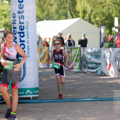 01.09.2024 - 17. Tribühne Triathlon Michael Strokosch http://msf.ph/oto/6906258 01.09.2024 11:10:31 Ziel 190, 193 meine-sportfotos.de