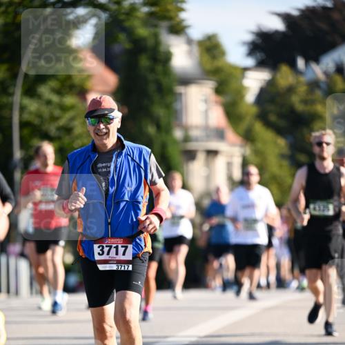 01.09.2024 - BARMER Alsterlauf Dr. Thomas Lammeyer http://msf.ph/oto/6906271 01.09.2024 09:41:52 Laufen 01, 04, 20, 6135, 3717, 3717 meine-sportfotos.de