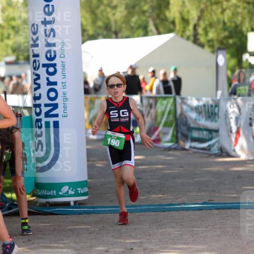 01.09.2024 - 17. Tribühne Triathlon Michael Strokosch http://msf.ph/oto/6906277 01.09.2024 11:10:32 Ziel 190, 193 meine-sportfotos.de
