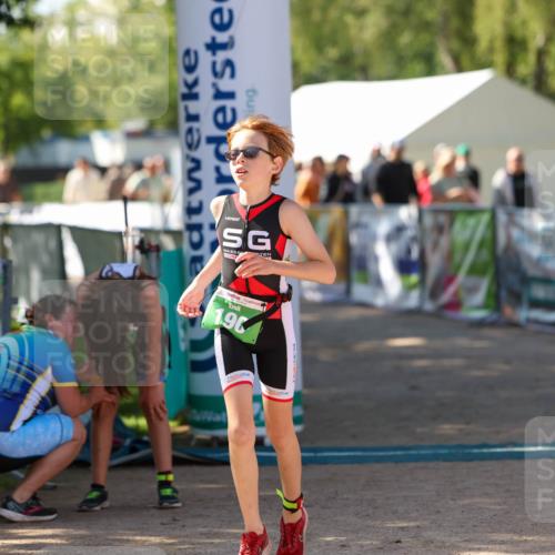 01.09.2024 - 17. Tribühne Triathlon Michael Strokosch http://msf.ph/oto/6906301 01.09.2024 11:10:33 Ziel 190, 193 meine-sportfotos.de