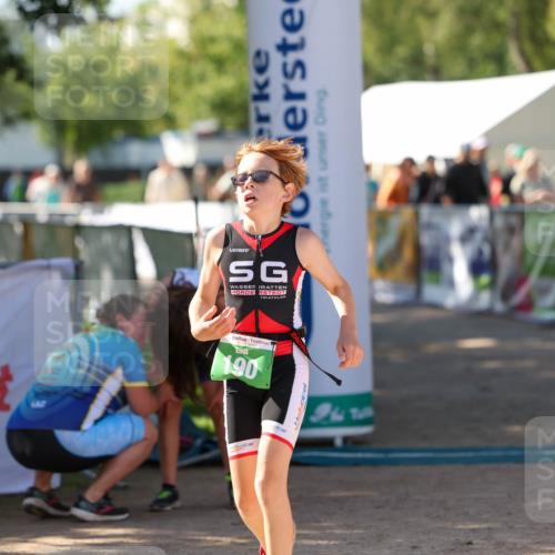 01.09.2024 - 17. Tribühne Triathlon Michael Strokosch http://msf.ph/oto/6906309 01.09.2024 11:10:34 Ziel 190, 193 meine-sportfotos.de