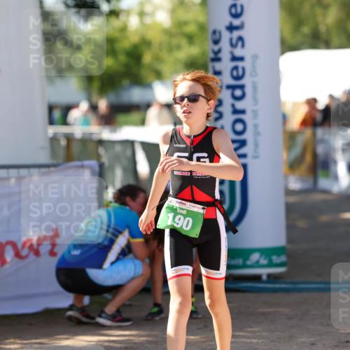 01.09.2024 - 17. Tribühne Triathlon Michael Strokosch http://msf.ph/oto/6906316 01.09.2024 11:10:34 Ziel 190, 193 meine-sportfotos.de