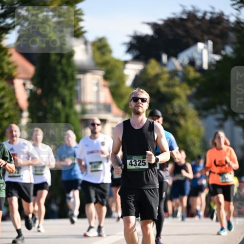 01.09.2024 - BARMER Alsterlauf Dr. Thomas Lammeyer http://msf.ph/oto/6906318 01.09.2024 09:41:54 Laufen 4325 meine-sportfotos.de
