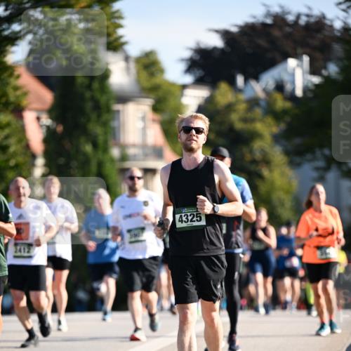 01.09.2024 - BARMER Alsterlauf Dr. Thomas Lammeyer http://msf.ph/oto/6906320 01.09.2024 09:41:55 Laufen 4325 meine-sportfotos.de