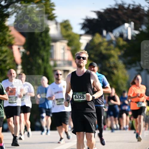 01.09.2024 - BARMER Alsterlauf Dr. Thomas Lammeyer http://msf.ph/oto/6906328 01.09.2024 09:41:55 Laufen 4325 meine-sportfotos.de