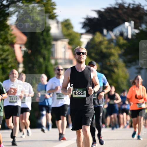 01.09.2024 - BARMER Alsterlauf Dr. Thomas Lammeyer http://msf.ph/oto/6906335 01.09.2024 09:41:55 Laufen 4325 meine-sportfotos.de