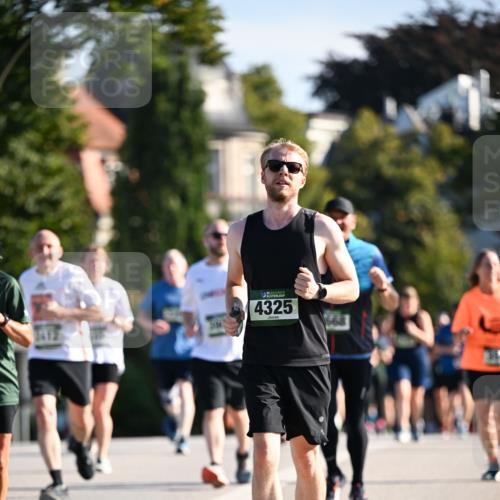 01.09.2024 - BARMER Alsterlauf Dr. Thomas Lammeyer http://msf.ph/oto/6906354 01.09.2024 09:41:55 Laufen 4325 meine-sportfotos.de