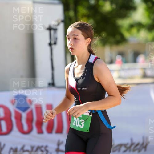 01.09.2024 - 17. Tribühne Triathlon Michael Strokosch http://msf.ph/oto/6906429 01.09.2024 11:11:59 Ziel 203 meine-sportfotos.de