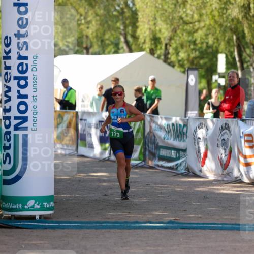 01.09.2024 - 17. Tribühne Triathlon Michael Strokosch http://msf.ph/oto/6906441 01.09.2024 11:12:09 Ziel 173, 196 meine-sportfotos.de
