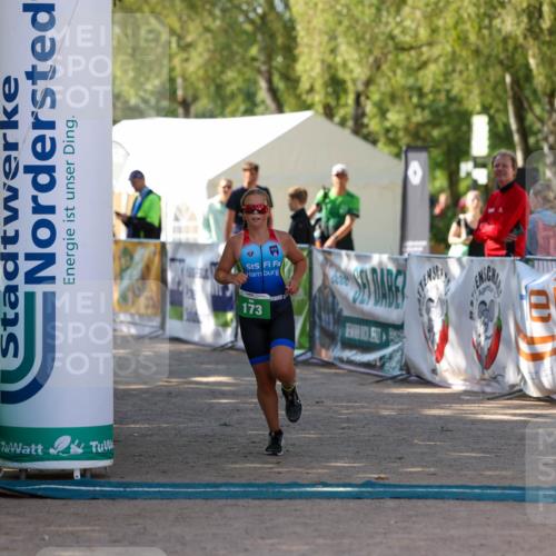 01.09.2024 - 17. Tribühne Triathlon Michael Strokosch http://msf.ph/oto/6906447 01.09.2024 11:12:10 Ziel 173, 196 meine-sportfotos.de