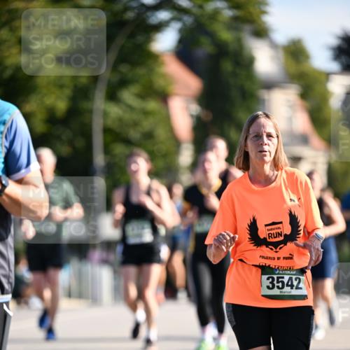 01.09.2024 - BARMER Alsterlauf Dr. Thomas Lammeyer http://msf.ph/oto/6906479 01.09.2024 09:42:00 Laufen 3542 meine-sportfotos.de