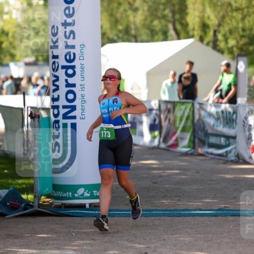 01.09.2024 - 17. Tribühne Triathlon Michael Strokosch http://msf.ph/oto/6906487 01.09.2024 11:12:11 Ziel 173, 196 meine-sportfotos.de