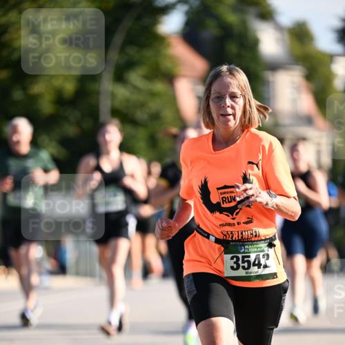 01.09.2024 - BARMER Alsterlauf Dr. Thomas Lammeyer http://msf.ph/oto/6906499 01.09.2024 09:42:01 Laufen 3542 meine-sportfotos.de