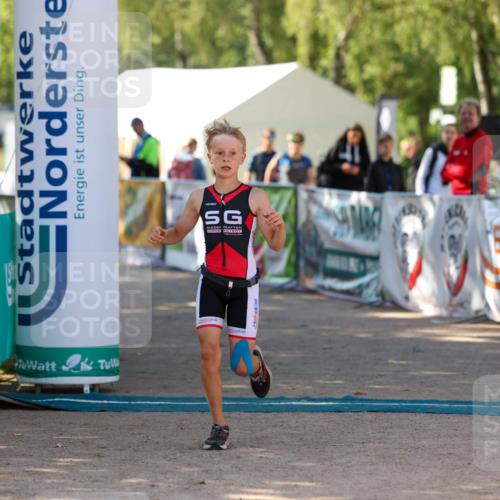 01.09.2024 - 17. Tribühne Triathlon Michael Strokosch http://msf.ph/oto/6906619 01.09.2024 11:12:21 Ziel 216 meine-sportfotos.de