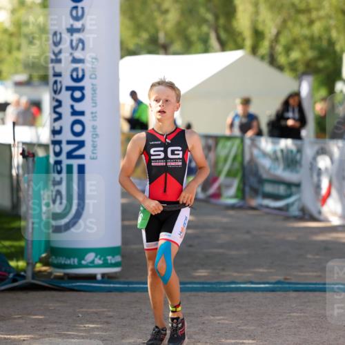 01.09.2024 - 17. Tribühne Triathlon Michael Strokosch http://msf.ph/oto/6906642 01.09.2024 11:12:22 Ziel 216 meine-sportfotos.de