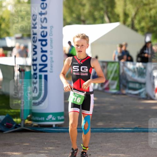 01.09.2024 - 17. Tribühne Triathlon Michael Strokosch http://msf.ph/oto/6906656 01.09.2024 11:12:23 Ziel 216 meine-sportfotos.de