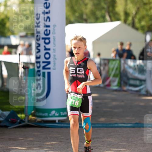 01.09.2024 - 17. Tribühne Triathlon Michael Strokosch http://msf.ph/oto/6906661 01.09.2024 11:12:23 Ziel 216 meine-sportfotos.de