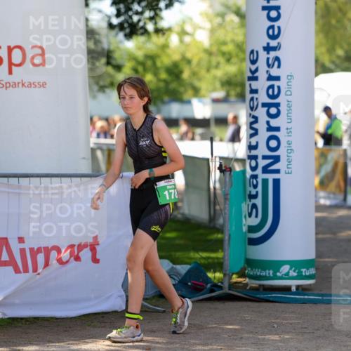 01.09.2024 - 17. Tribühne Triathlon Michael Strokosch http://msf.ph/oto/6906748 01.09.2024 11:13:07 Ziel 178, 202, 240 meine-sportfotos.de