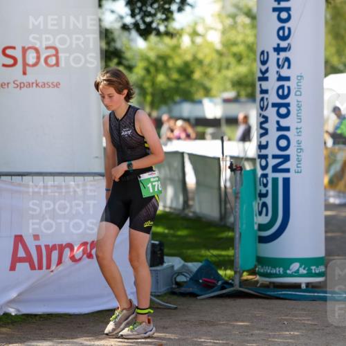01.09.2024 - 17. Tribühne Triathlon Michael Strokosch http://msf.ph/oto/6906755 01.09.2024 11:13:07 Ziel 178, 202, 240 meine-sportfotos.de