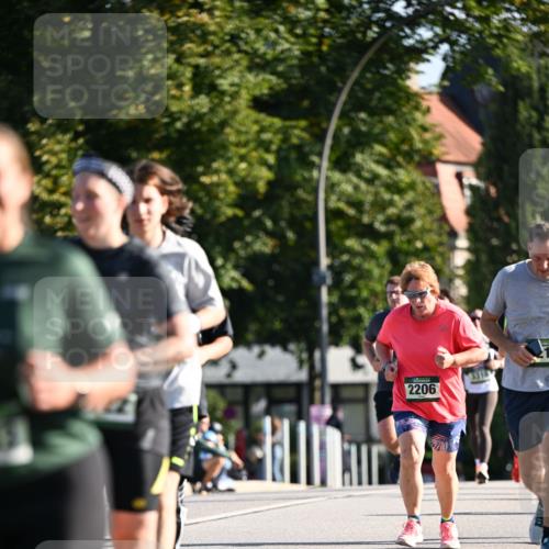 01.09.2024 - BARMER Alsterlauf Dr. Thomas Lammeyer http://msf.ph/oto/6906759 01.09.2024 09:42:12 Laufen 2206 meine-sportfotos.de