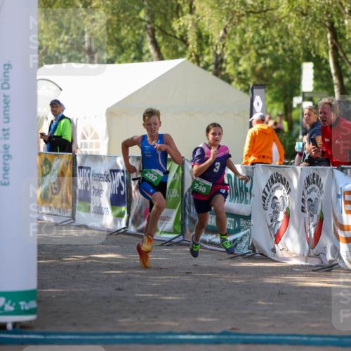 01.09.2024 - 17. Tribühne Triathlon Michael Strokosch http://msf.ph/oto/6906778 01.09.2024 11:13:11 Ziel 202, 240 meine-sportfotos.de