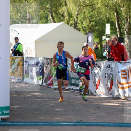 01.09.2024 - 17. Tribühne Triathlon Michael Strokosch http://msf.ph/oto/6906780 01.09.2024 11:13:12 Ziel 202, 240 meine-sportfotos.de