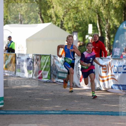 01.09.2024 - 17. Tribühne Triathlon Michael Strokosch http://msf.ph/oto/6906790 01.09.2024 11:13:12 Ziel 202, 240 meine-sportfotos.de
