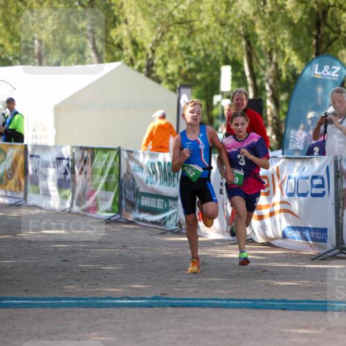 01.09.2024 - 17. Tribühne Triathlon Michael Strokosch http://msf.ph/oto/6906796 01.09.2024 11:13:12 Ziel 202, 240 meine-sportfotos.de