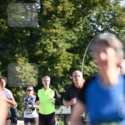01.09.2024 - BARMER Alsterlauf Dr. Thomas Lammeyer http://msf.ph/oto/6906897 01.09.2024 09:42:18 Laufen 3316 meine-sportfotos.de