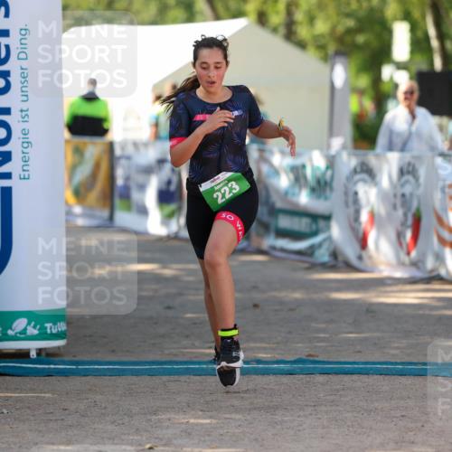 01.09.2024 - 17. Tribühne Triathlon Michael Strokosch http://msf.ph/oto/6906920 01.09.2024 11:15:25 Ziel 223 meine-sportfotos.de