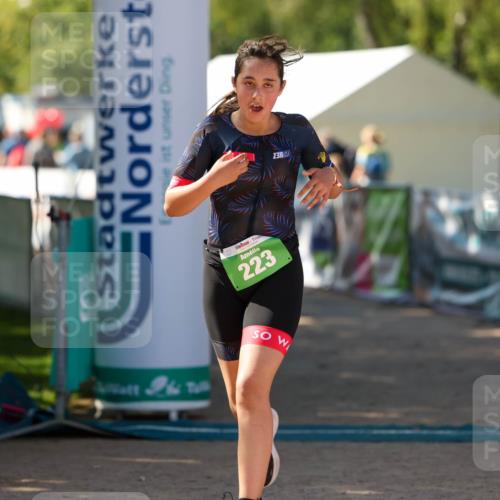 01.09.2024 - 17. Tribühne Triathlon Michael Strokosch http://msf.ph/oto/6906943 01.09.2024 11:15:25 Ziel 223 meine-sportfotos.de