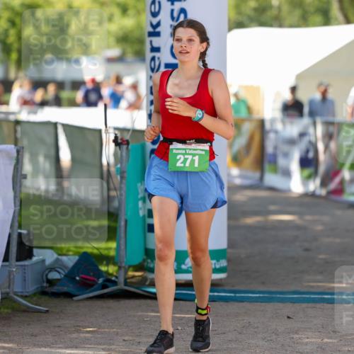 01.09.2024 - 17. Tribühne Triathlon Michael Strokosch http://msf.ph/oto/6906987 01.09.2024 11:16:34 Ziel 271 meine-sportfotos.de