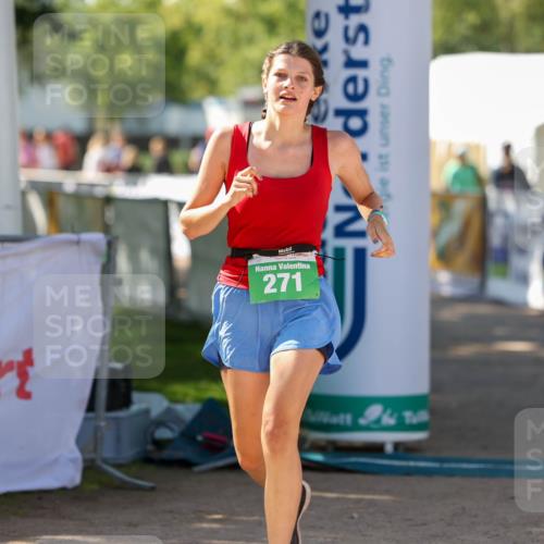 01.09.2024 - 17. Tribühne Triathlon Michael Strokosch http://msf.ph/oto/6907009 01.09.2024 11:16:34 Ziel 271 meine-sportfotos.de