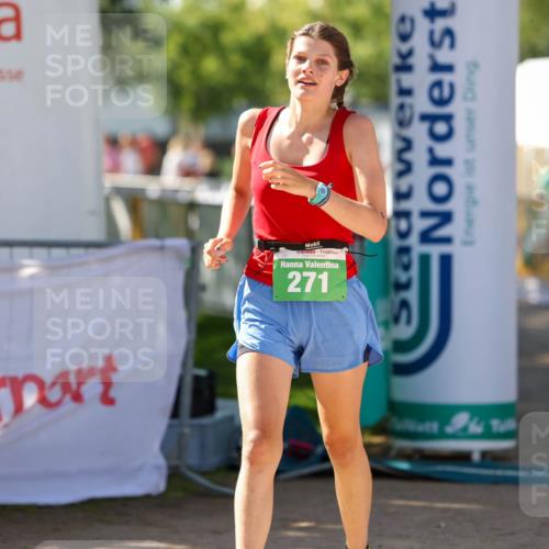 01.09.2024 - 17. Tribühne Triathlon Michael Strokosch http://msf.ph/oto/6907015 01.09.2024 11:16:34 Ziel 271 meine-sportfotos.de