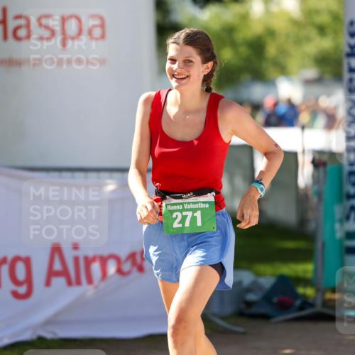 01.09.2024 - 17. Tribühne Triathlon Michael Strokosch http://msf.ph/oto/6907030 01.09.2024 11:16:35 Ziel 271 meine-sportfotos.de