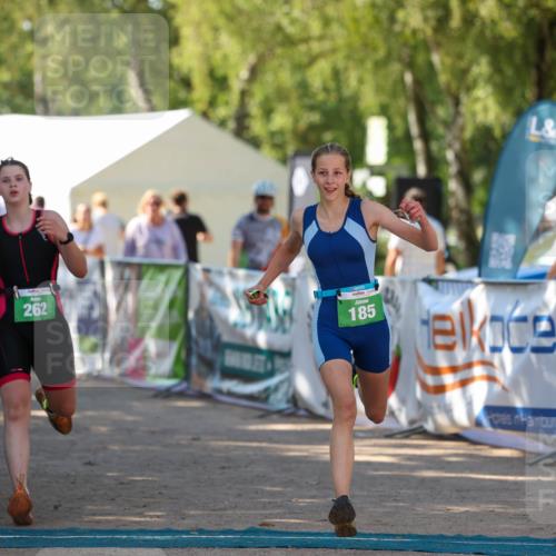 01.09.2024 - 17. Tribühne Triathlon Michael Strokosch http://msf.ph/oto/6907075 01.09.2024 11:16:55 Ziel 185, 262 meine-sportfotos.de