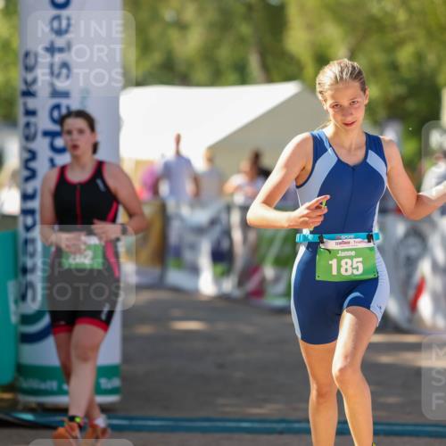 01.09.2024 - 17. Tribühne Triathlon Michael Strokosch http://msf.ph/oto/6907100 01.09.2024 11:16:56 Ziel 185, 262 meine-sportfotos.de