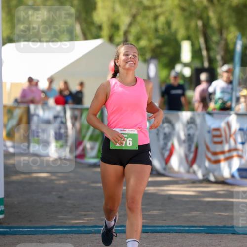 01.09.2024 - 17. Tribühne Triathlon Michael Strokosch http://msf.ph/oto/6907147 01.09.2024 11:17:35 Ziel 276 meine-sportfotos.de