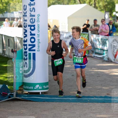 01.09.2024 - 17. Tribühne Triathlon Michael Strokosch http://msf.ph/oto/6907207 01.09.2024 11:20:36 Ziel 179, 204 meine-sportfotos.de