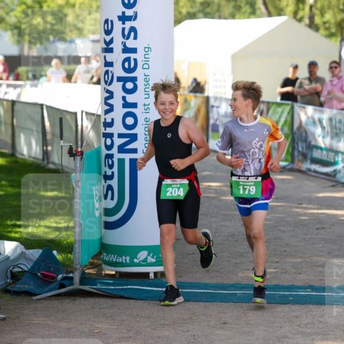 01.09.2024 - 17. Tribühne Triathlon Michael Strokosch http://msf.ph/oto/6907215 01.09.2024 11:20:36 Ziel 179, 204 meine-sportfotos.de