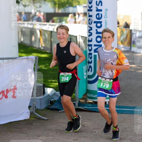 01.09.2024 - 17. Tribühne Triathlon Michael Strokosch http://msf.ph/oto/6907236 01.09.2024 11:20:37 Ziel 179, 204 meine-sportfotos.de