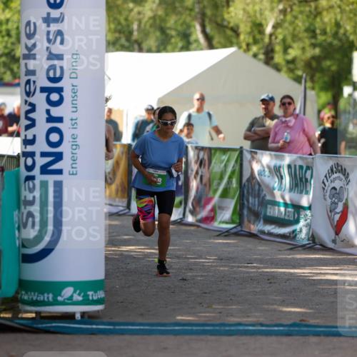 01.09.2024 - 17. Tribühne Triathlon Michael Strokosch http://msf.ph/oto/6907265 01.09.2024 11:22:07 Ziel 248, 295 meine-sportfotos.de