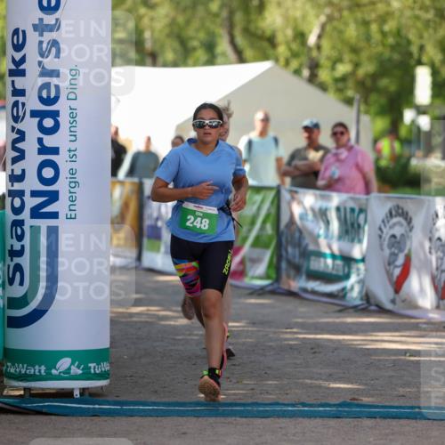 01.09.2024 - 17. Tribühne Triathlon Michael Strokosch http://msf.ph/oto/6907293 01.09.2024 11:22:08 Ziel 248, 295 meine-sportfotos.de