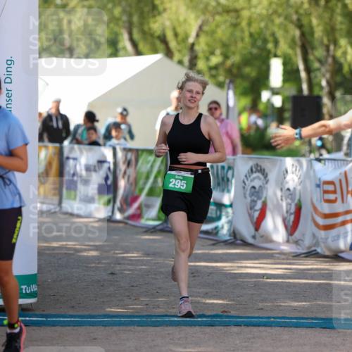 01.09.2024 - 17. Tribühne Triathlon Michael Strokosch http://msf.ph/oto/6907316 01.09.2024 11:22:09 Ziel 248, 295 meine-sportfotos.de