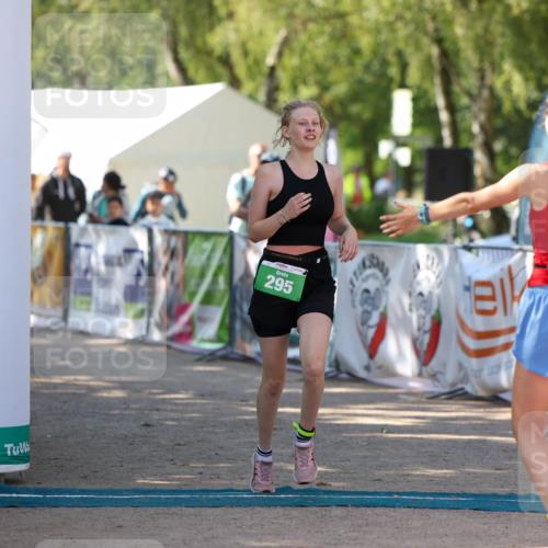 01.09.2024 - 17. Tribühne Triathlon Michael Strokosch http://msf.ph/oto/6907323 01.09.2024 11:22:10 Ziel 248, 295 meine-sportfotos.de
