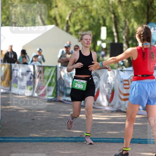 01.09.2024 - 17. Tribühne Triathlon Michael Strokosch http://msf.ph/oto/6907330 01.09.2024 11:22:10 Ziel 248, 295 meine-sportfotos.de