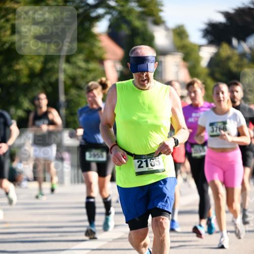 01.09.2024 - BARMER Alsterlauf Dr. Thomas Lammeyer http://msf.ph/oto/6907343 01.09.2024 09:42:38 Laufen 3855, 2165, 3766 meine-sportfotos.de