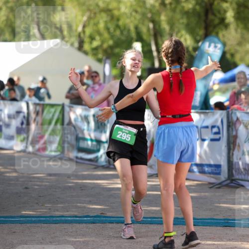 01.09.2024 - 17. Tribühne Triathlon Michael Strokosch http://msf.ph/oto/6907344 01.09.2024 11:22:10 Ziel 248, 295 meine-sportfotos.de