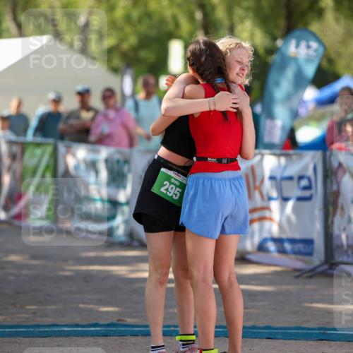 01.09.2024 - 17. Tribühne Triathlon Michael Strokosch http://msf.ph/oto/6907367 01.09.2024 11:22:11 Ziel 248, 295 meine-sportfotos.de